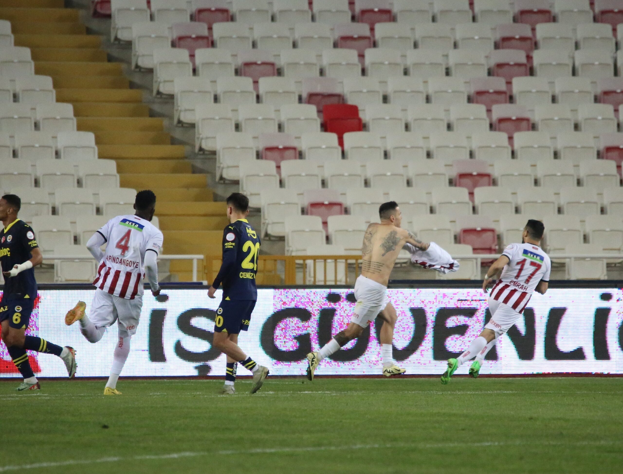 Trendyol Süper Lig: Sivasspor: 2 – Fenerbahçe: 2 (Maç sonucu)