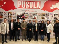 5 ARALIK DÜNYA KADIN HAKLARI GÜNÜ'NDE ŞİDDET TARTIŞILDI MOBBİNG DERNEĞİ YÖNETİMİNDEN PUSULA GAZETESİ'NE ZİYARET